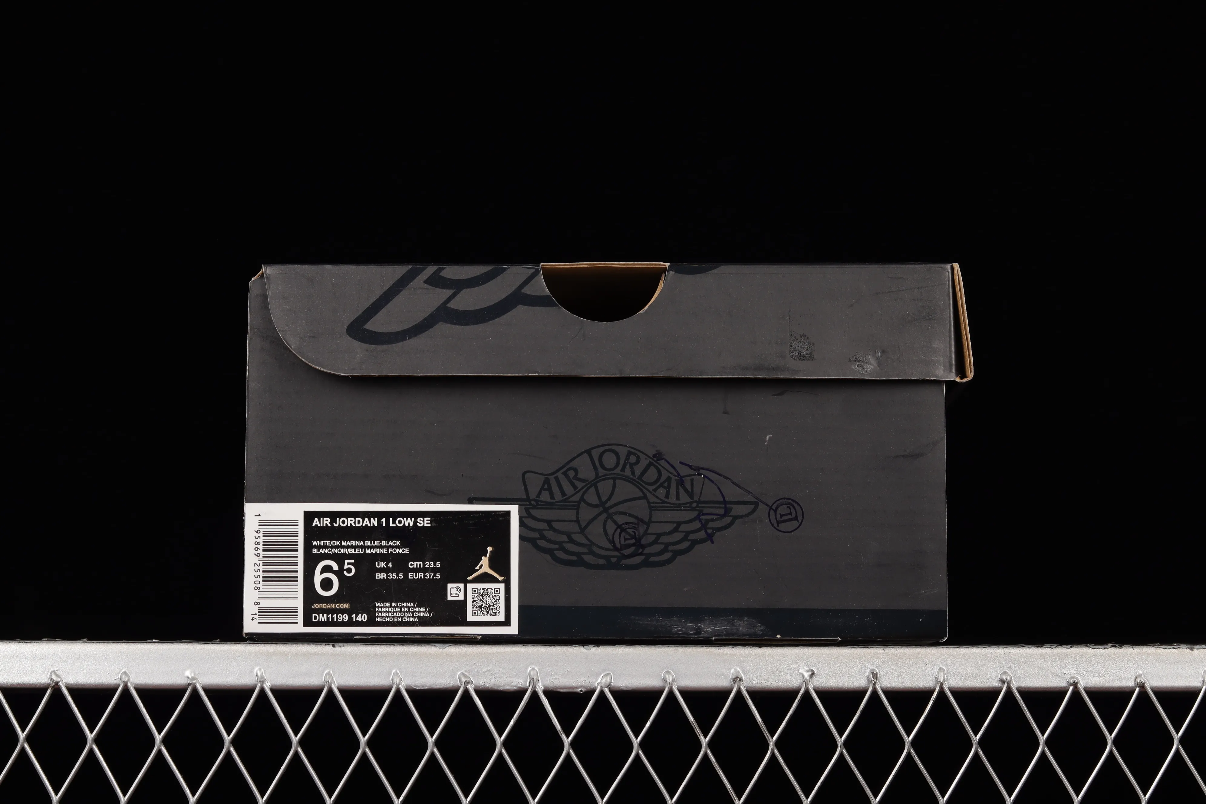 All categories Air Jordan Jordan series basketball shoes Air Jordan 1 Low Z version Air Jordan 1 Low "True Blue" AJ1 Joe 1 burst white and blue color low-top basketball shoes DM1199-140